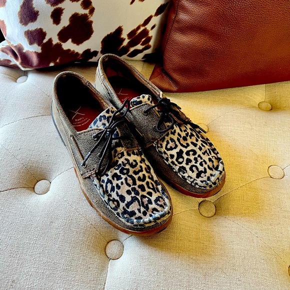 Twisted X Cheetah Print Driving Mocs 8 